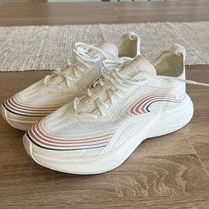 APL Streamline Sneakers Women’s 7.5